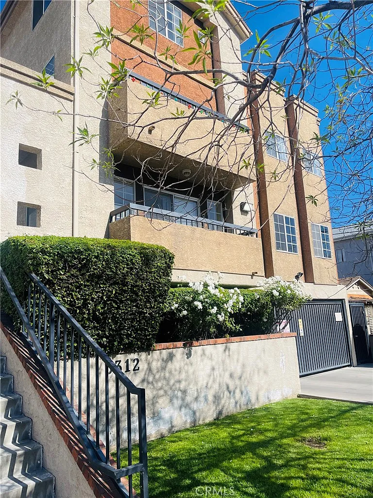 Building Photo - 5312 Cartwright Ave #2