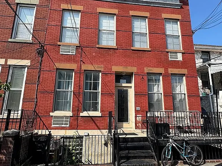 22-03 25th Rd #1R — Photo 11