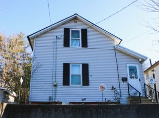 73 Washington St, Greenfield, MA 01301