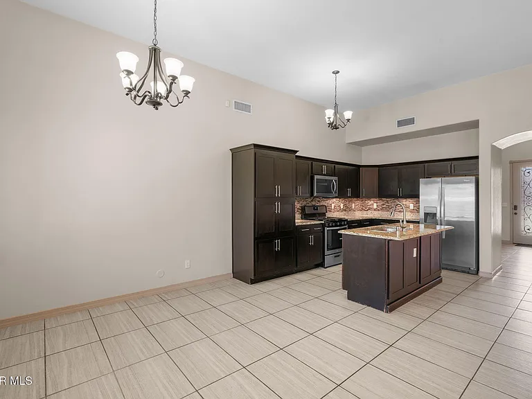 3138 Red Maple Dr — Photo 8