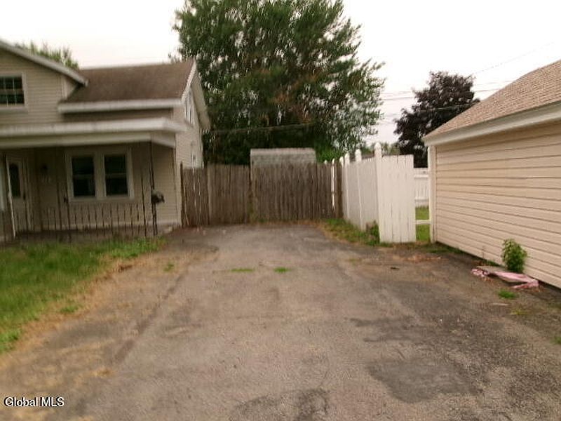 2nd image of 78 Oakdale Avenue