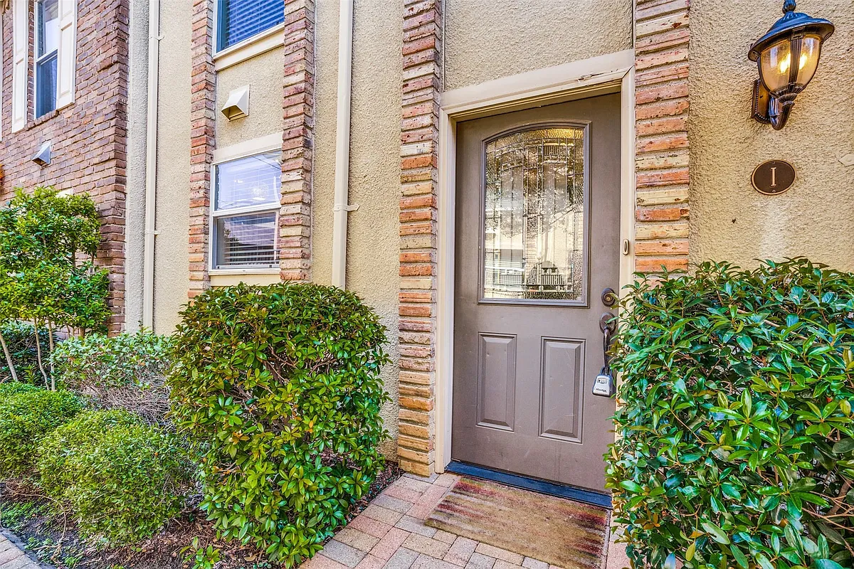 Welcome home! - 4208 Bowser Ave #I
