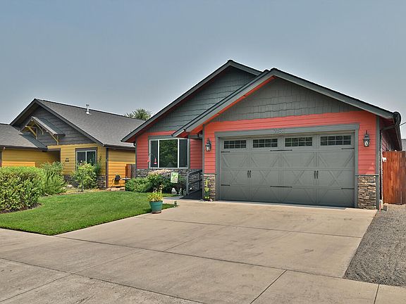 3rd image of 2758 Cummings Ln