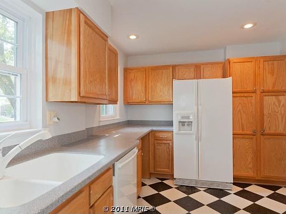 4th image of 6522 Elnido Dr