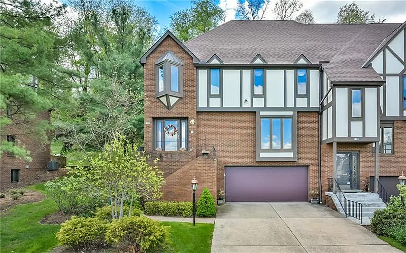 435 Forest Highlands Dr photo 1