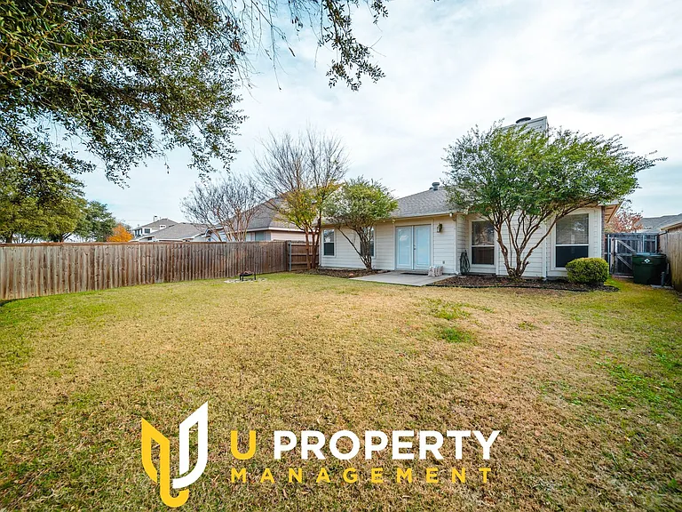 2211 Lilac Cir — Photo 24