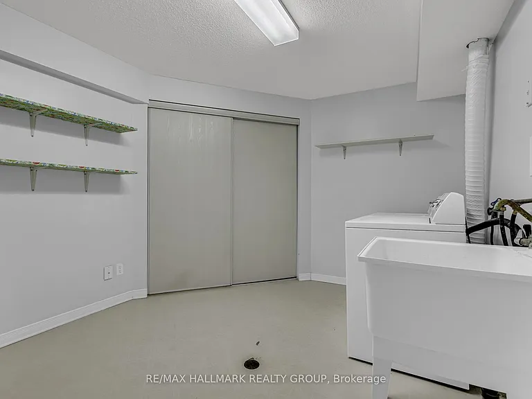 146 College Cir — Photo 37