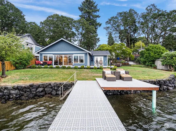 9012 Edgewater Drive SW, Lakewood, WA 98499