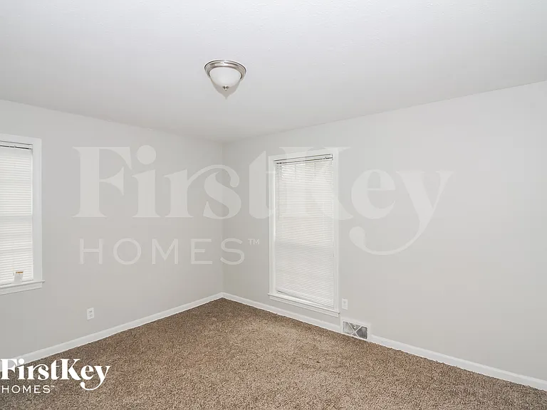 5191 Kingswood Cv — Photo 13