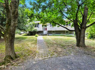 9 Angel Rd, New Paltz, NY 12561
