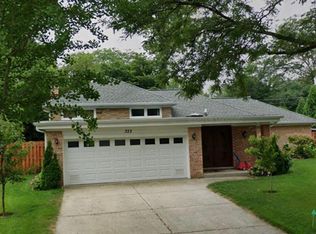 322 Beverly Dr, Wilmette, IL