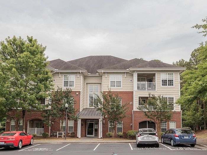 1st image of 822 Providence Glen Dr #822