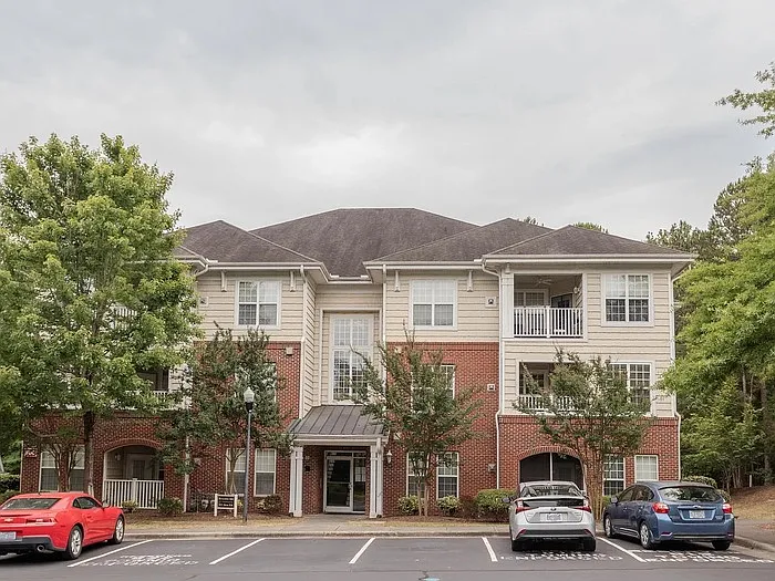 822 Providence Glen Dr #822