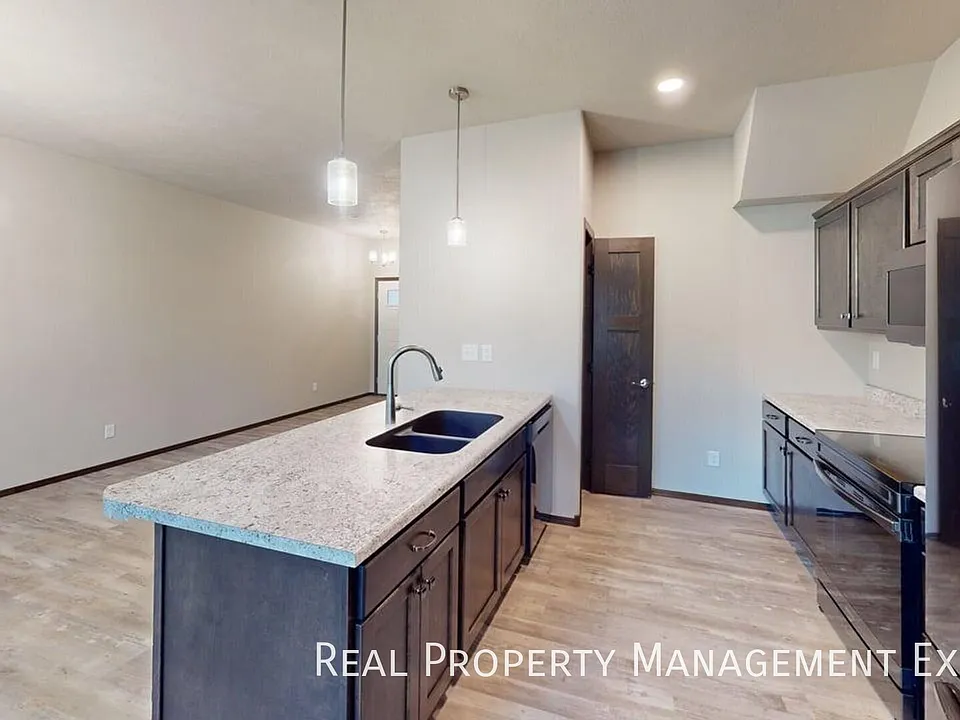 4500 E Whisper Ridge Pl