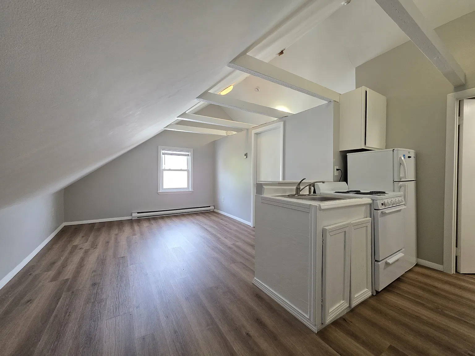  770 Providence St 3rdflr 1b/1b Updated Newfloor Freshpaint 1smpetok — Photo 2