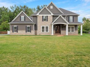 12 Bon Price Ln, Saint Louis, MO 63132