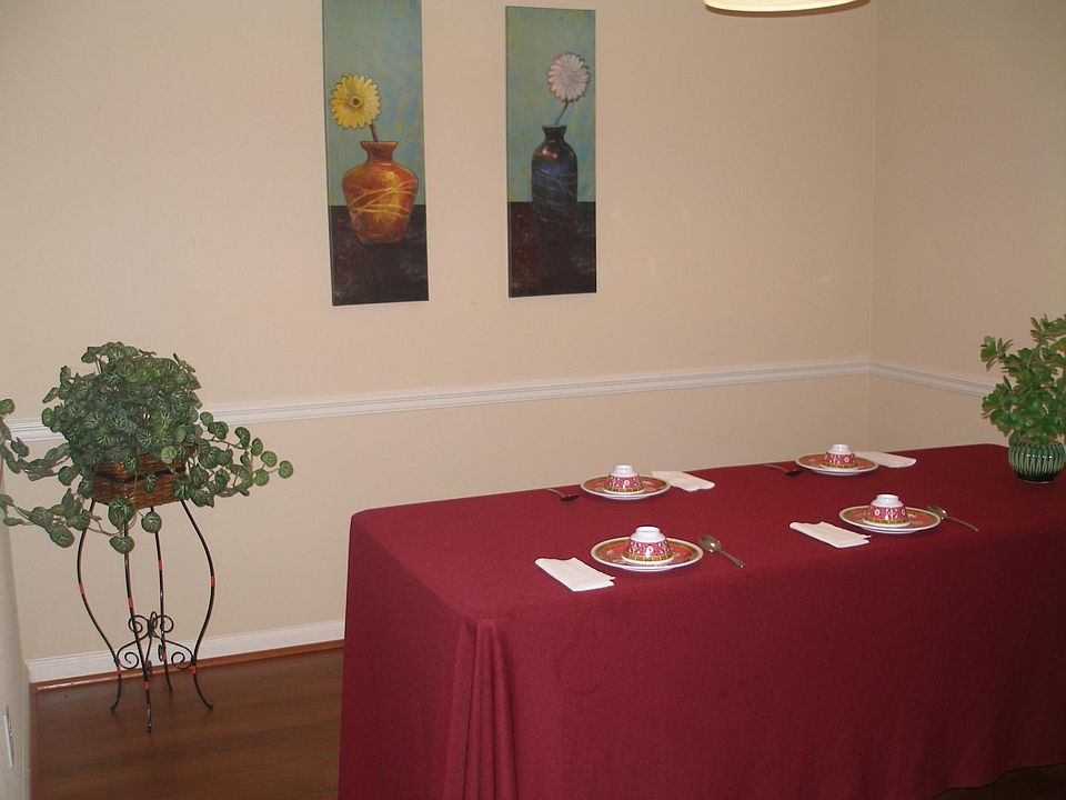 Dining room.