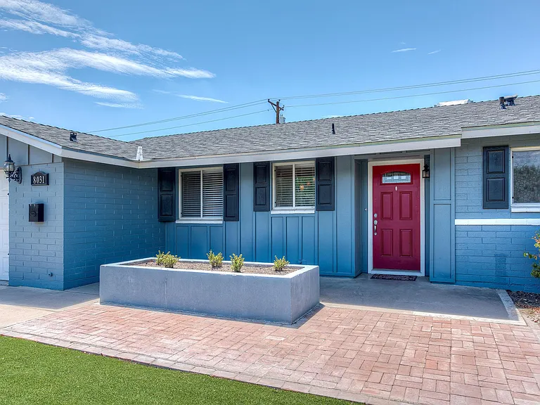 8031 E Oak St — Photo 3