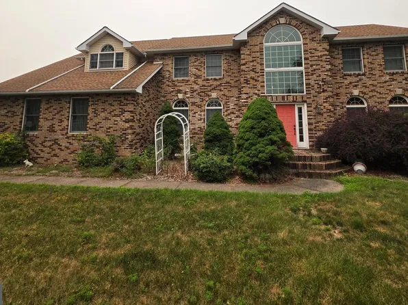 630 Clearfield Rd, Nazareth, PA 18064