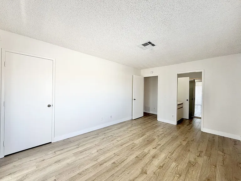 28200 Landau Blvd #2 — Photo 17