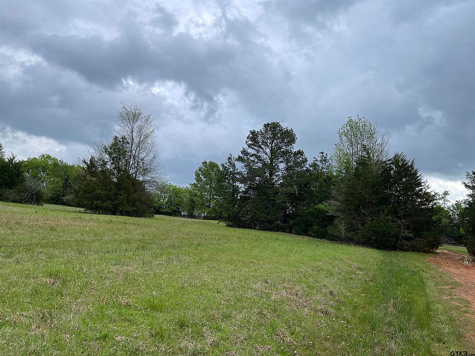 1st image of 19 Hunters Hollow Dr