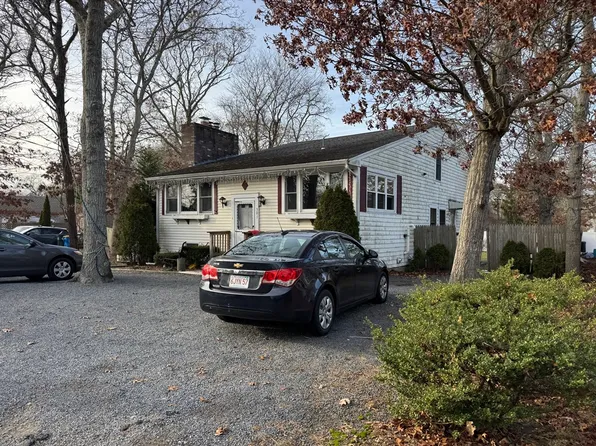 299-301 Winslow Gray Rd, West Yarmouth, MA 02673