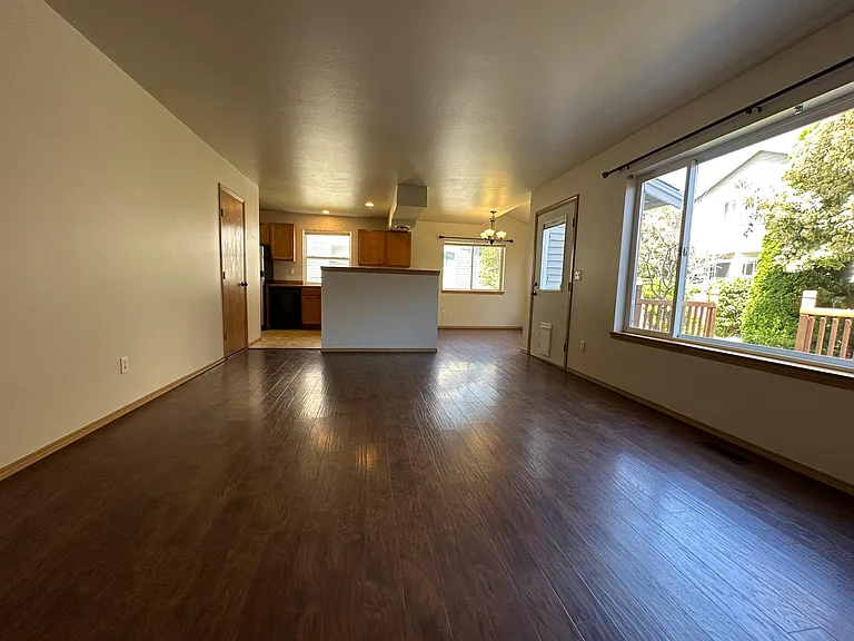 3016 Pacific St — Photo 4