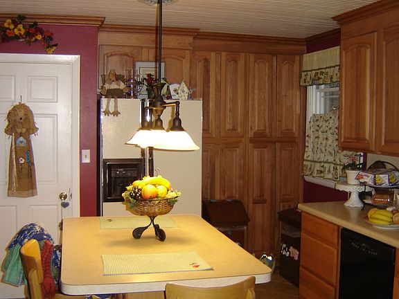 Eat in kitchen island