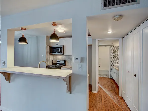 4000 W River Edge Cir #11, Milwaukee, WI 53209