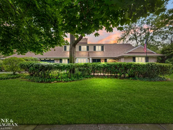 20 Lakecrest Ln, Grosse Pointe Farms, MI 48236