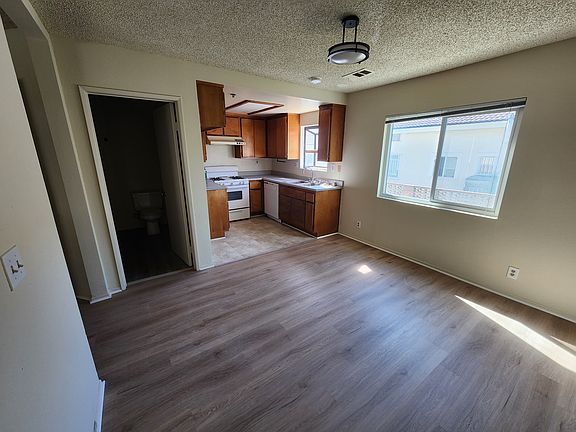 3rd image of 106 Palmetto Dr APT 2