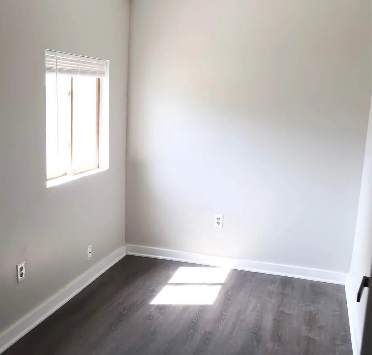 2 bed, 1.0 bath, $900 — Photo 2