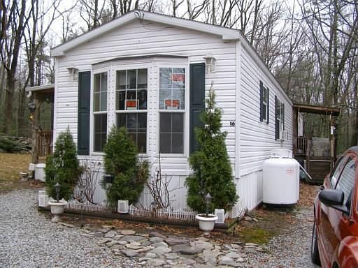 1st image of 16 Greenwood Dr