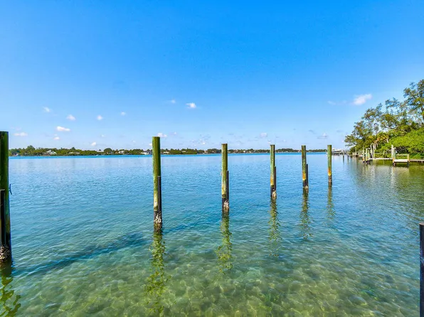 106 W Riverside Dr, Jupiter, FL 33469