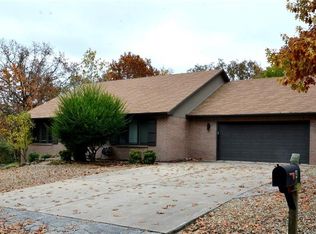 4 Sidlaw Hills Dr, Bella Vista, AR 72715