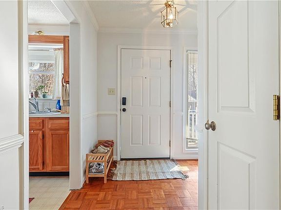 4th image of 17 Brandy Dr