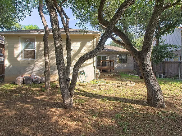 610 Palo Alto Ln — Photo 29