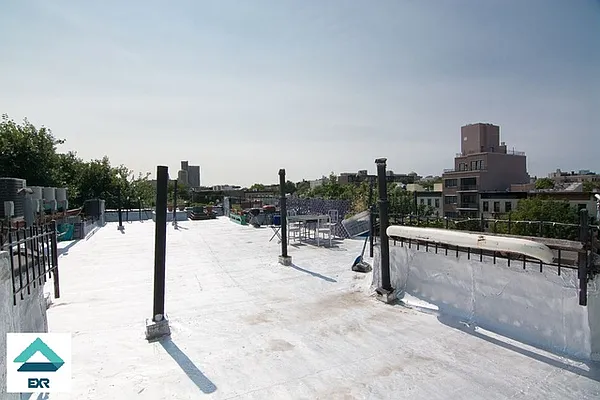 Rented by EXR | media 5