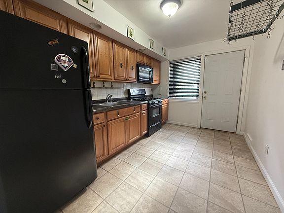 3rd image of 5556 Wheeler St