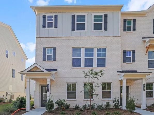 221 Lytham Dr SE, Mableton, GA 30126
