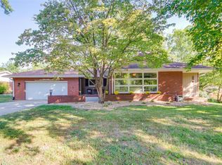 1604 Paris Dr, Godfrey, IL