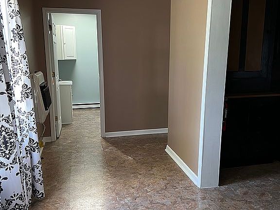 5th image of 17584 Oneida St