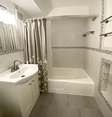 Sold by Winzone Realty Inc | media 22