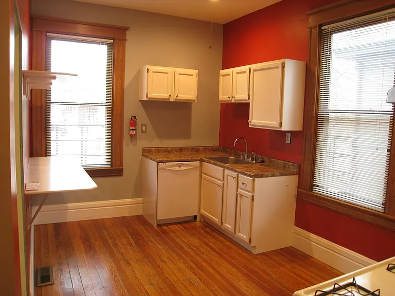202 Sterrett Ave #2 — Photo 5