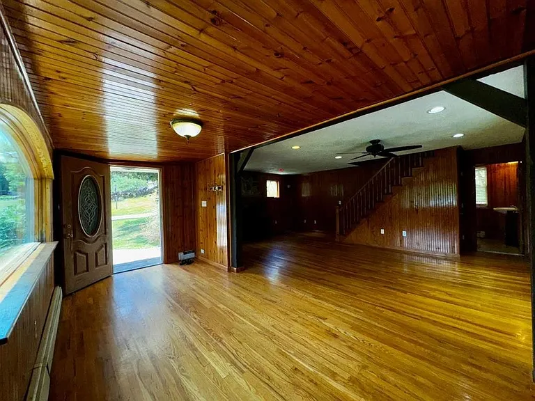 8 Lake Ave — Photo 11