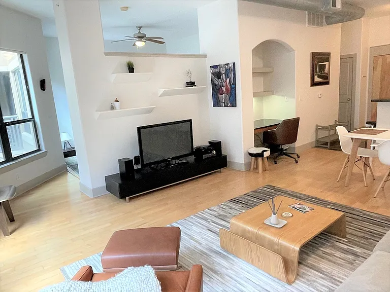 1901 Post Oak Blvd #2605 — Photo 7
