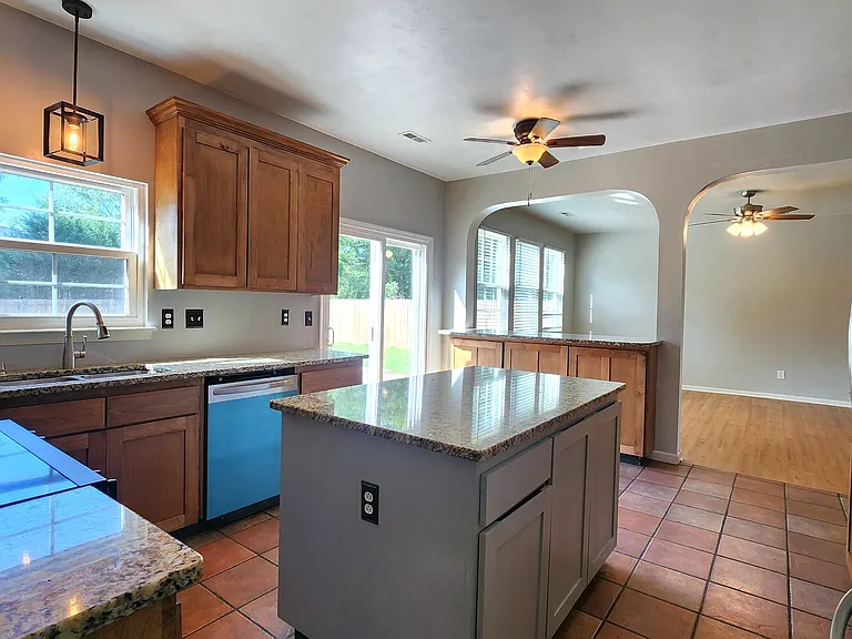 1828 Somersby Ln — Photo 11