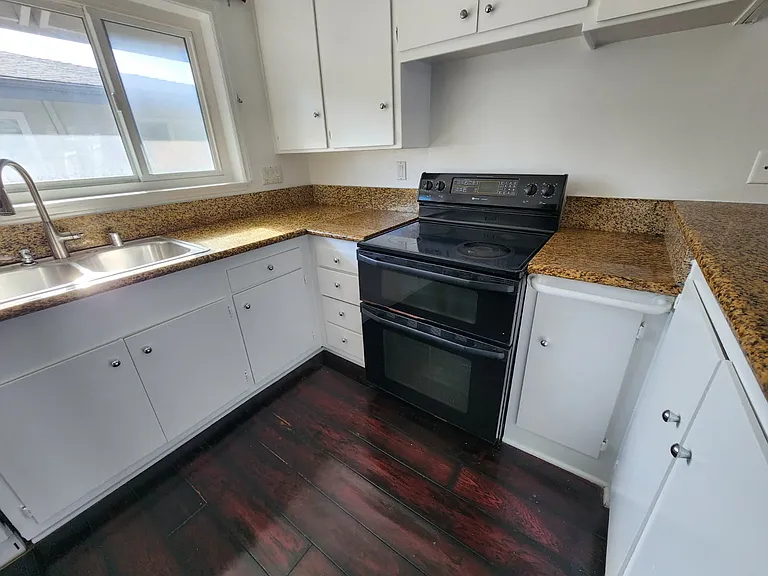1745 Maple Ave #79 — Photo 8