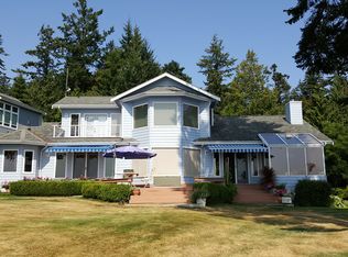 552 Cougar Ln, Camano Island, WA 98282