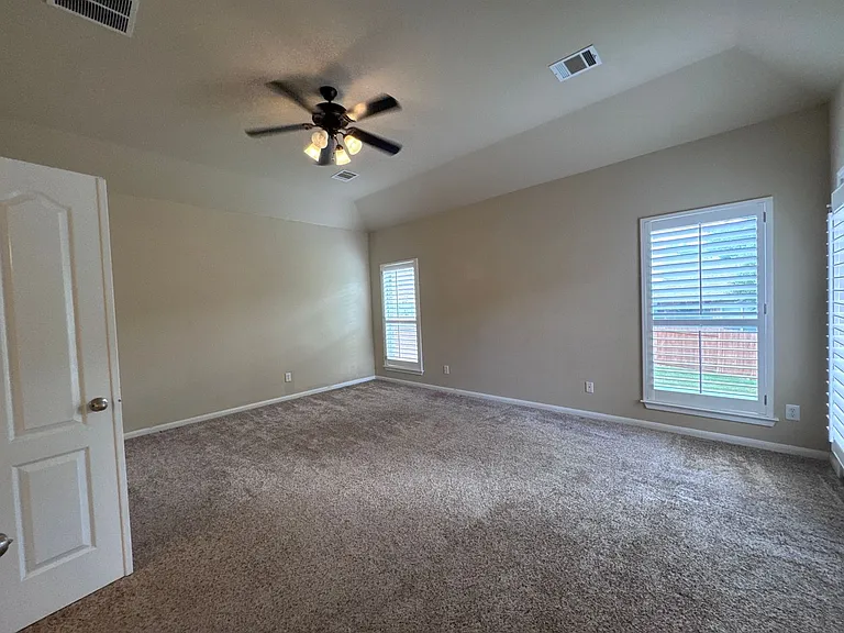 8707 Roswell Rdg — Photo 9